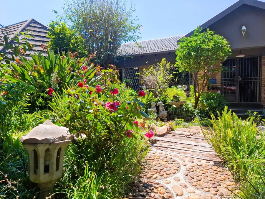 5 Bedroom Property for Sale in Doringkruin North West